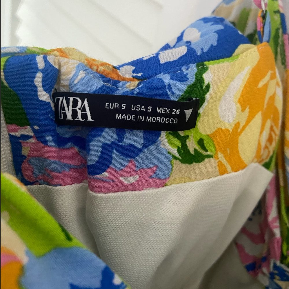 ZARA V-Neck Floral Printed Pleated Dress - Picture 5 of 5